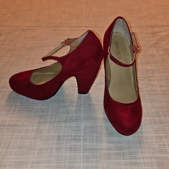 NINE WEST Faux Suede Mary Jane 4" Chunky Heel Size 6M Red Round Toe - Picture 1 of 9